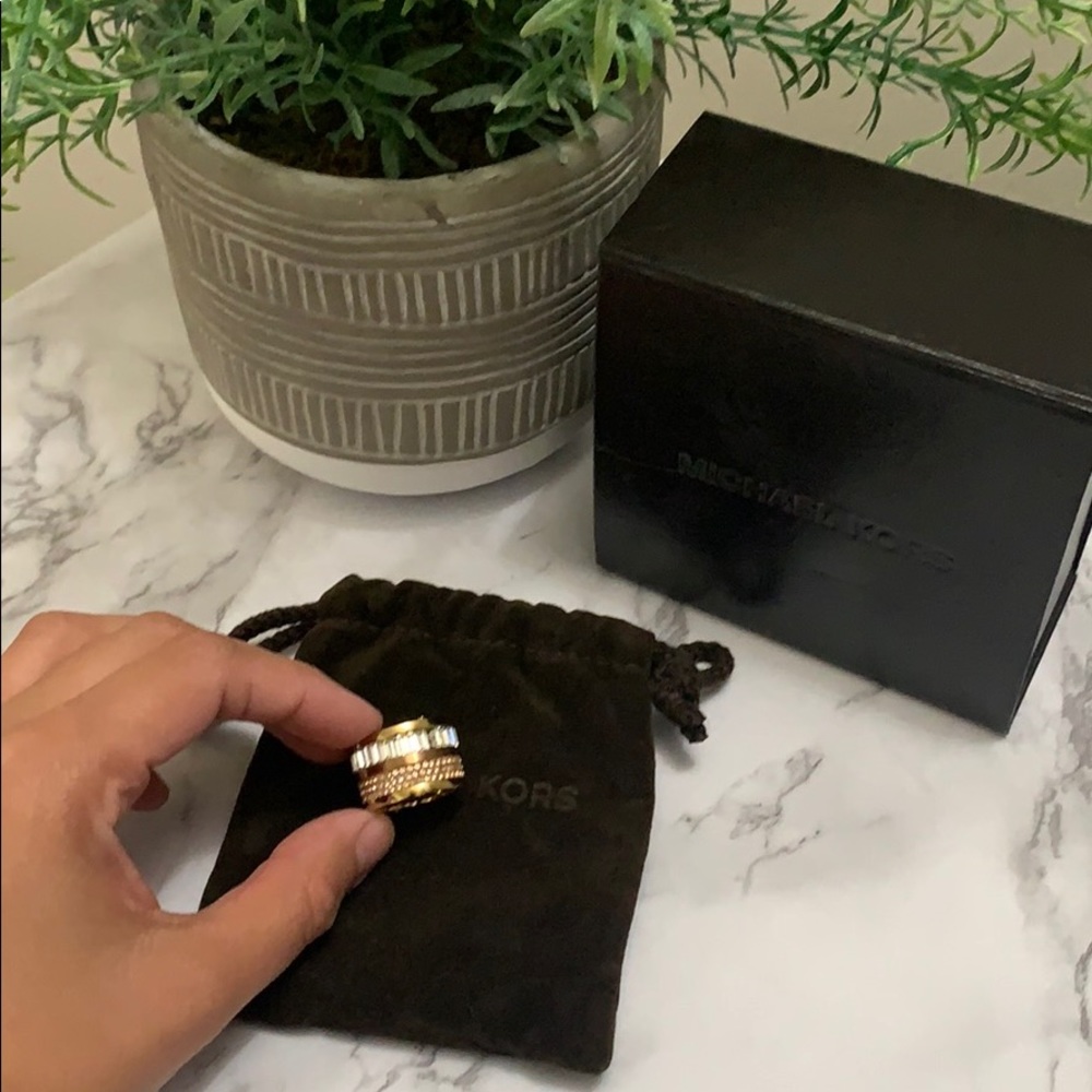 Michael kors ring size 7